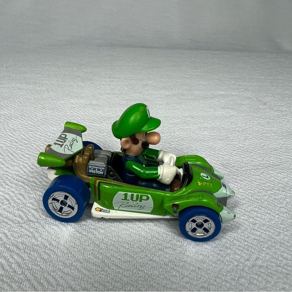 Hot Wheels Other - Hot Wheels Mario Kart Luigi Standard Kart 2018 Mattel Nintendo Diecast